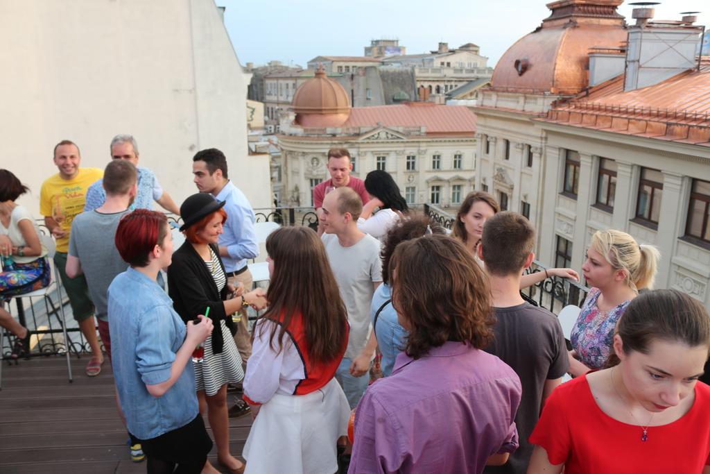 Pura Vida Sky Bar & Hostel Bukarest Exterior foto